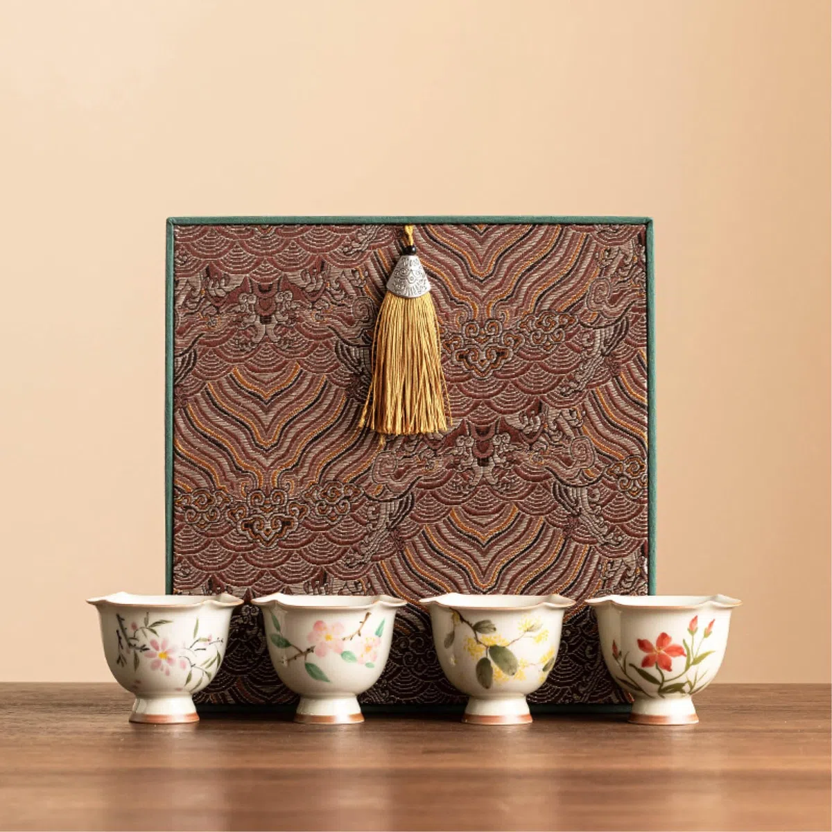 Ręcznie malowany porcelanowy kubek o pojemności 55 ml, wysokiej klasy domowy zestaw do herbaty, zestaw do degustacji herbaty, odporność na wysoką temperaturę - Jingui Iris Cup [pudełko] -55 ml
