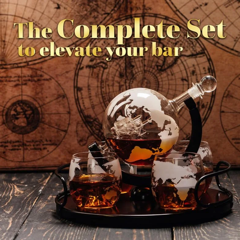Karafka do whiskey, karafka z globusem do alkoholu, duża karafka dla mężczyzn i kobiet z drewnianą podstawą, spersonalizowany zestaw z 4 szklankami na alkohol, do szkockiej, burbonu, brandy, wódki