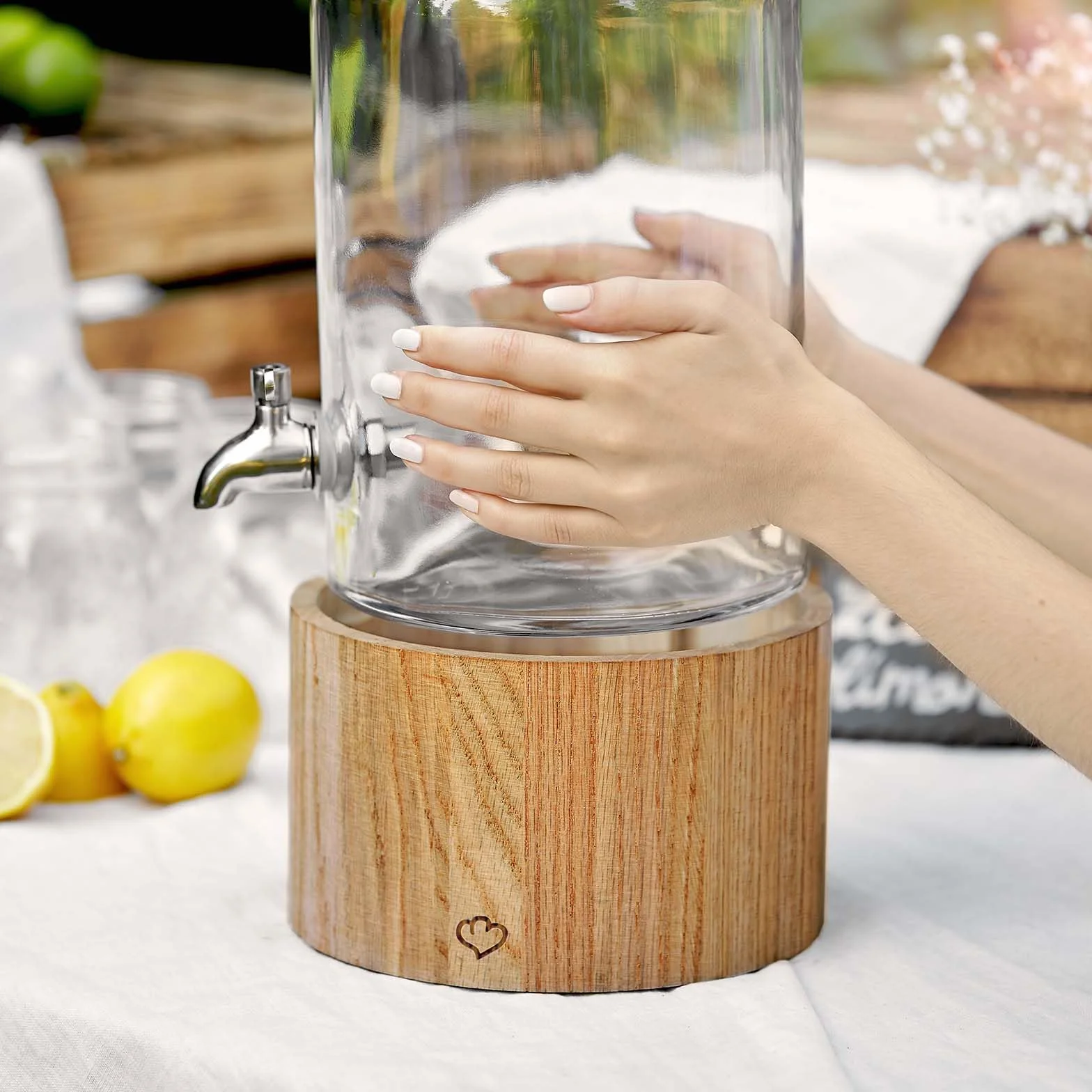 SPRINGLANE szklany dozownik do napojów 5 L Greta z kranikiem ze stali nierdzewnej i stojakiem z drewna kauczukowego, dozownik do lemoniady, Vintage Design Mason Jar