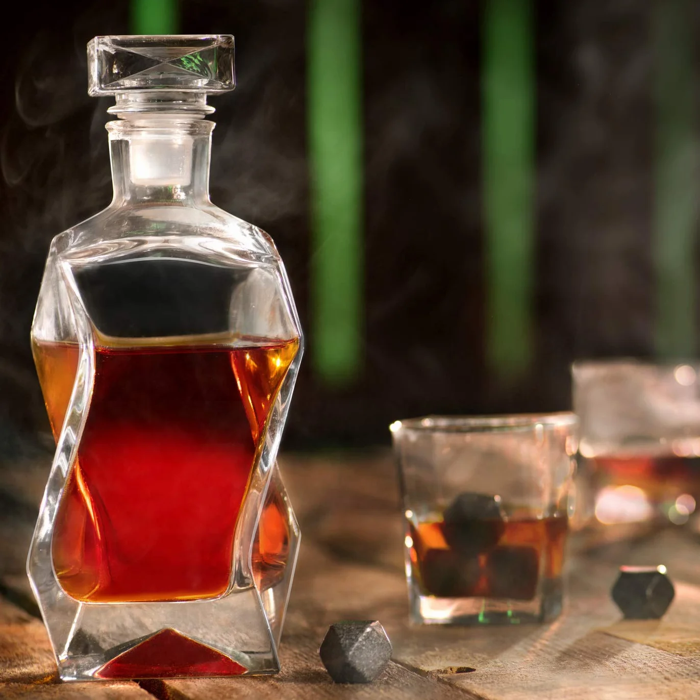 Maverton Karafka do Whisky – 700 ml - Elegancki Prezent dla Mężczyzny - Ekskluzywne Szkło do Stylowych Degustacji - Na Dzień Ojca, Urodziny, Jubileusz