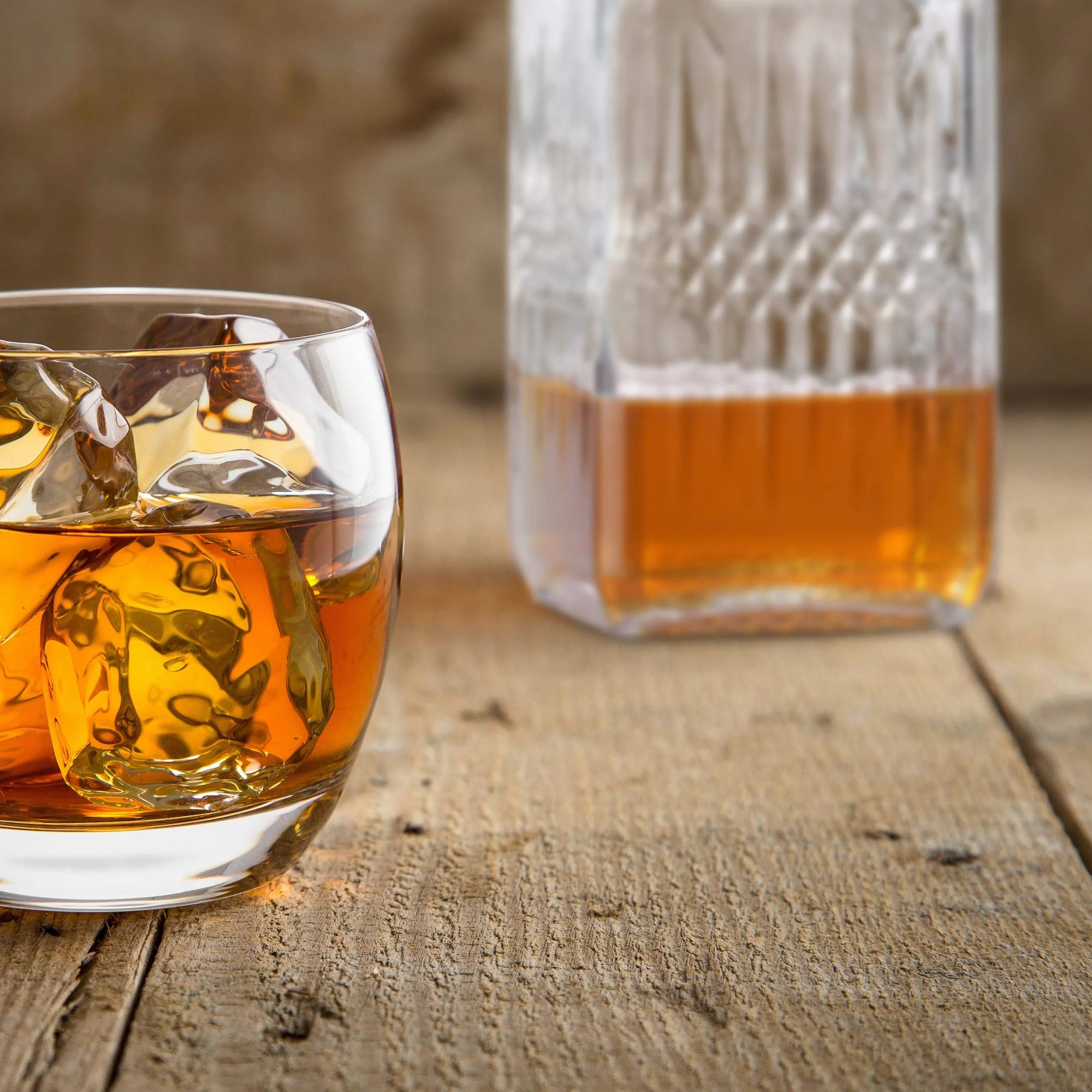 Relaxdays, karafka do whisky, fiolka na whiskey, butelka 900 ml, flakon na alkohol do domowego barku, przezroczysta