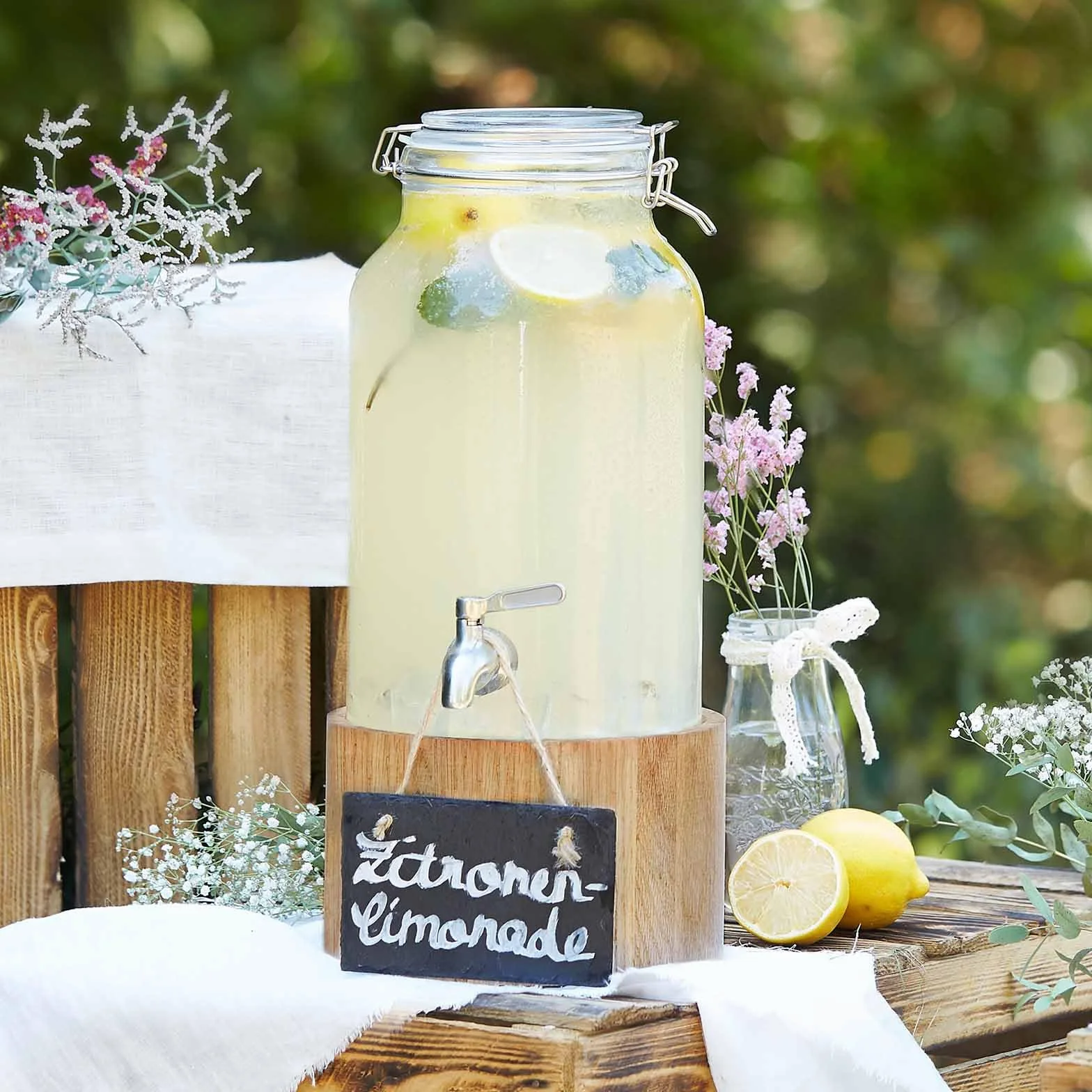 SPRINGLANE szklany dozownik do napojów 5 L Greta z kranikiem ze stali nierdzewnej i stojakiem z drewna kauczukowego, dozownik do lemoniady, Vintage Design Mason Jar