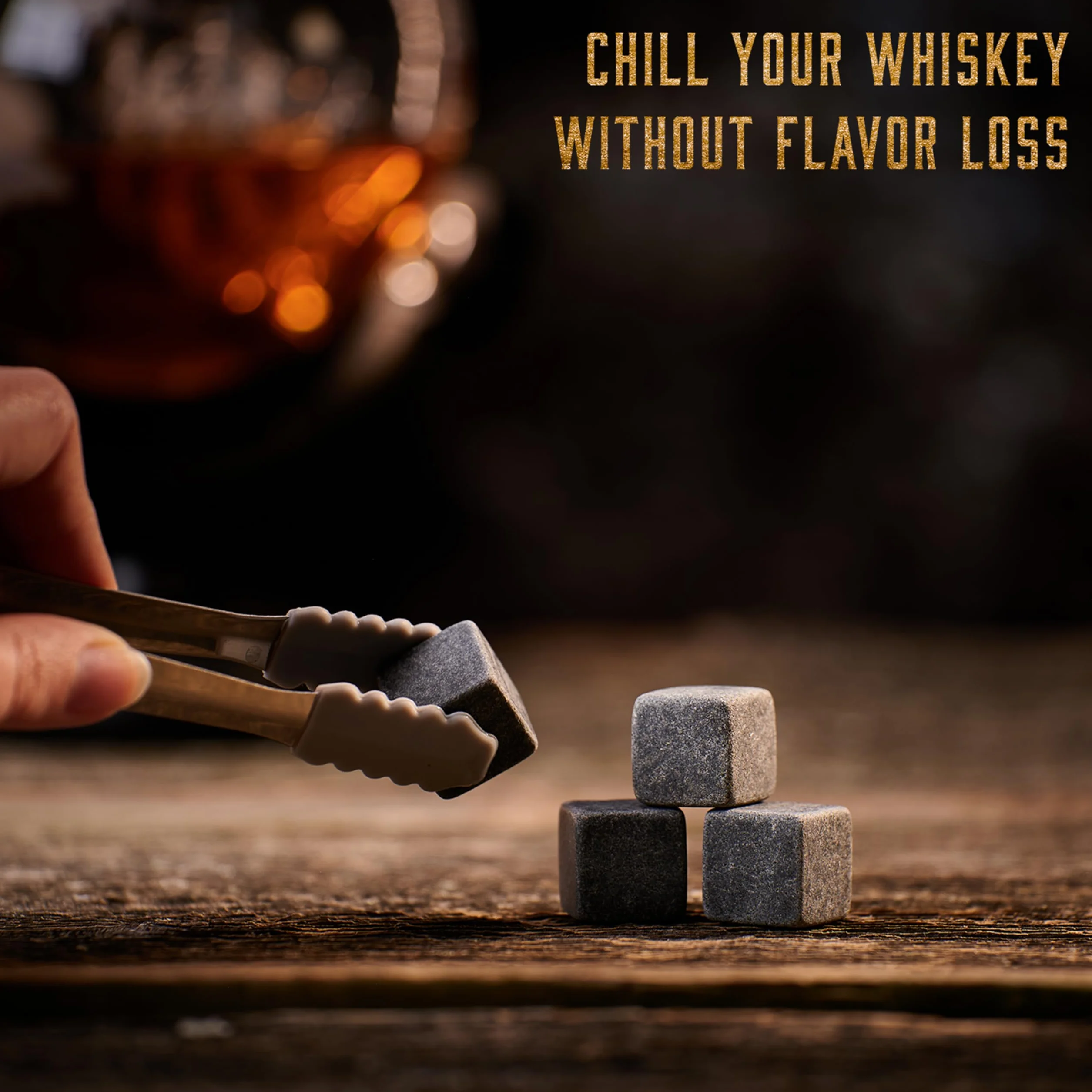 WHISISKEY Zestaw Karafka do Whisky - Zestaw Prezentowy Whiskey - Prezenty dla Mężczyzn - Pomysły na Prezent dla Mężczyzny - Kulista Karafka 900ML, 4 Kamienie do Whisky, Akcesoria